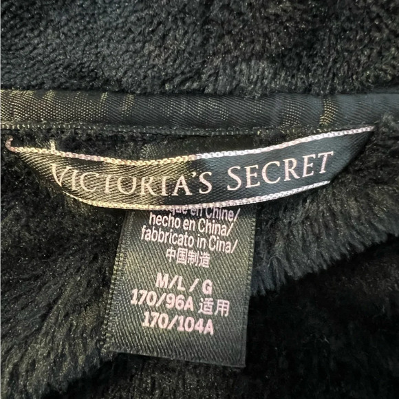 Victoria’s Secret‎ Black Velvety Plush Short Robe. Size M/L. - Picture 3 of 13